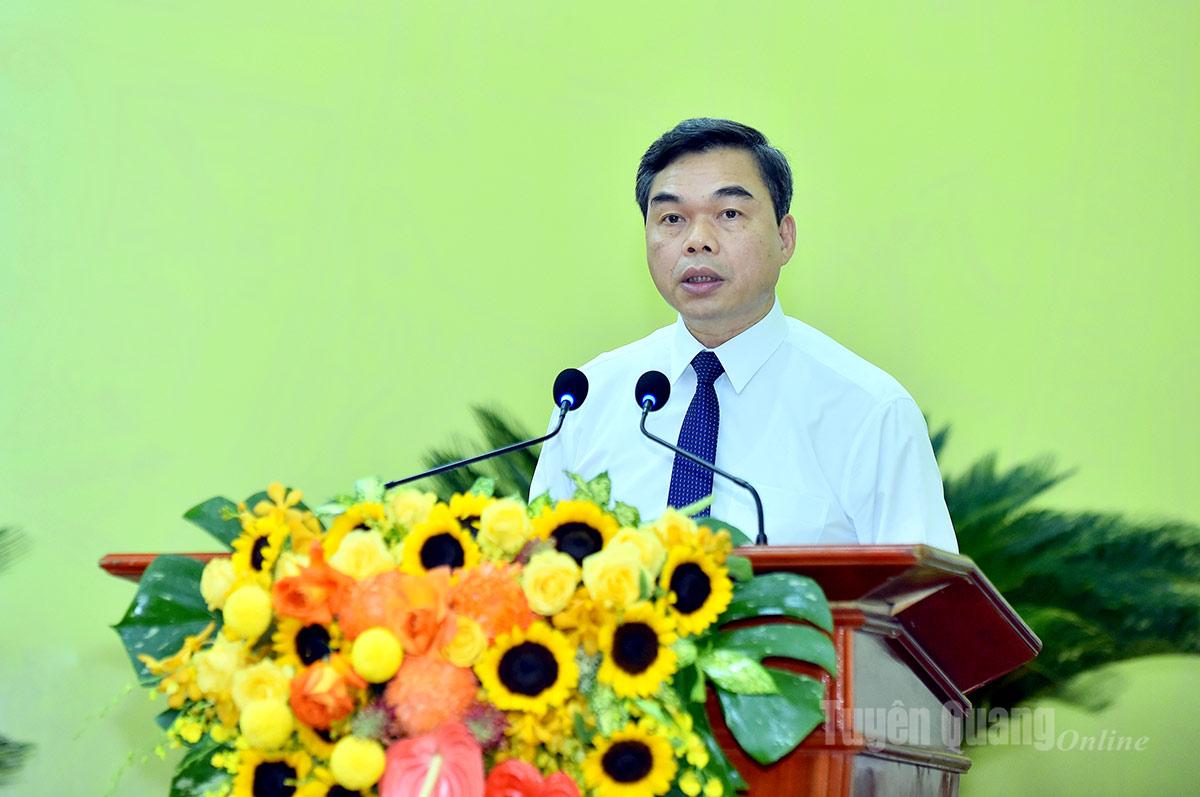 Đồng chí Ma Thế Hồng, Phó Bí thư Tỉnh ủy, Chủ tịch Ủy ban MTTQ tỉnh phát biểu chỉ đạo Đại hội.