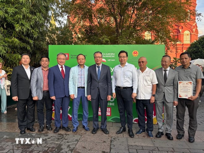 ttxvn-le-hoi-viet-nam-sac-mau-tu-mien-nhiet-doi-tai-moskva-8188427.jpg