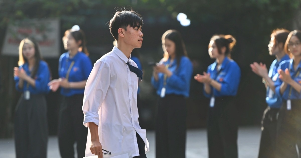 Kỳ thi tốt nghiệp đầu tiên theo chương trình mới: “Cái bẫy” của 2+2