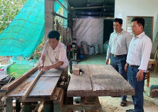 Cán bộ bán chuyên trách hết lòng vì người dân