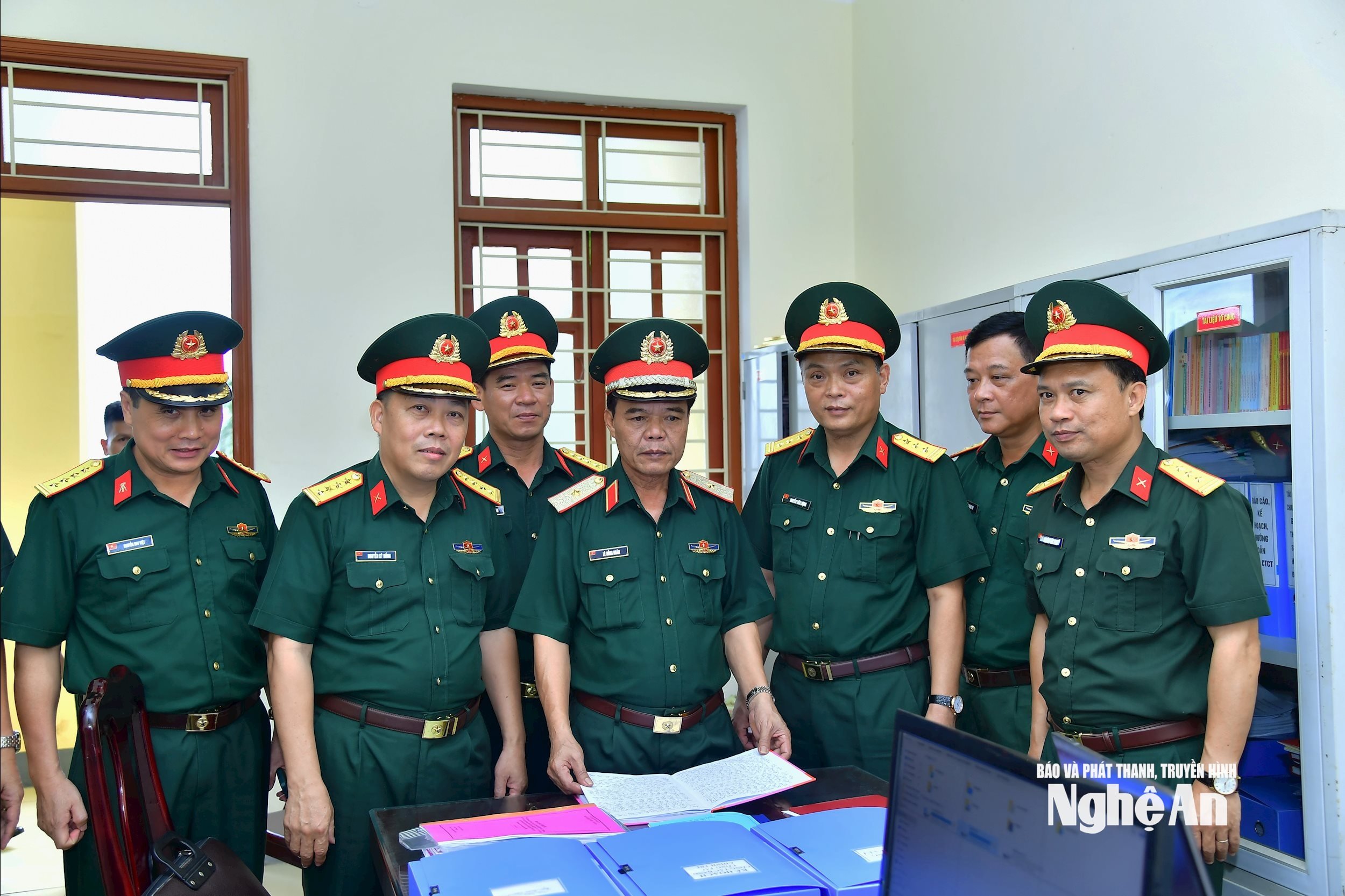 រូបថត ៦