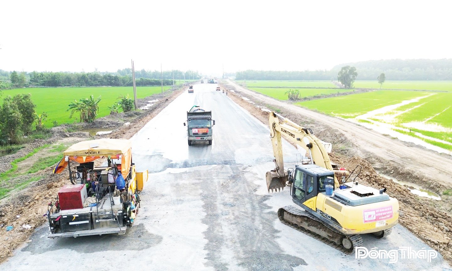 Can Tho - Ca Mau Expressway is striving to reach the finish line by the end of 2025.