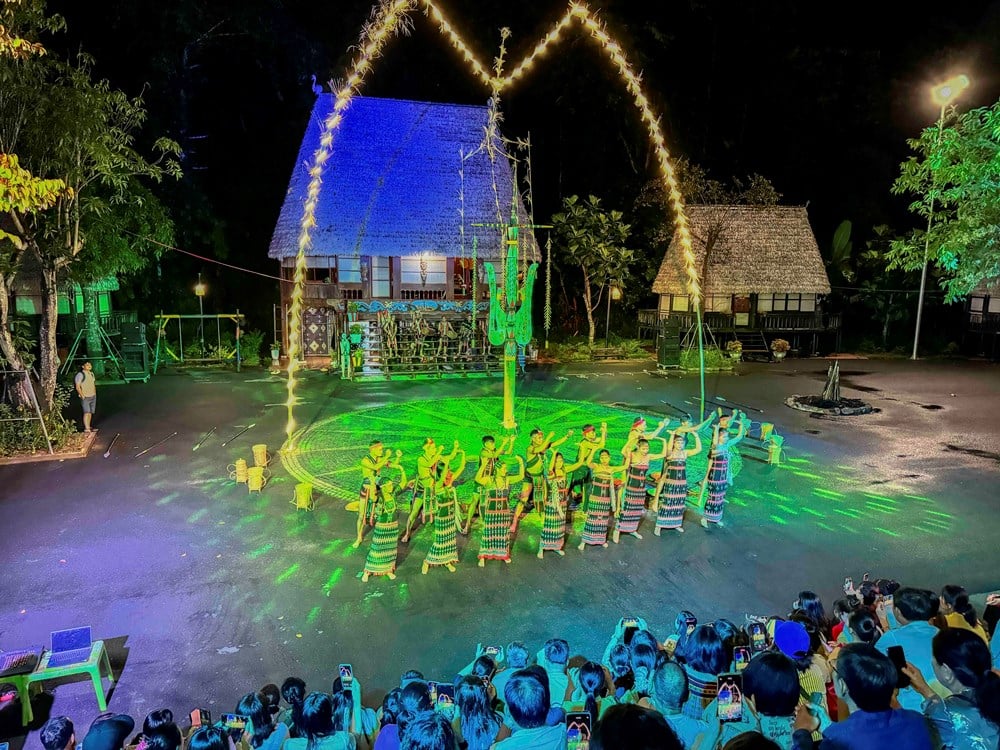 Đà Nẵng: Phát triển du lịch chất lượng cao gắn với bảo tồn và phát huy giá trị di sản văn hóa, lịch sử - Ảnh 2.