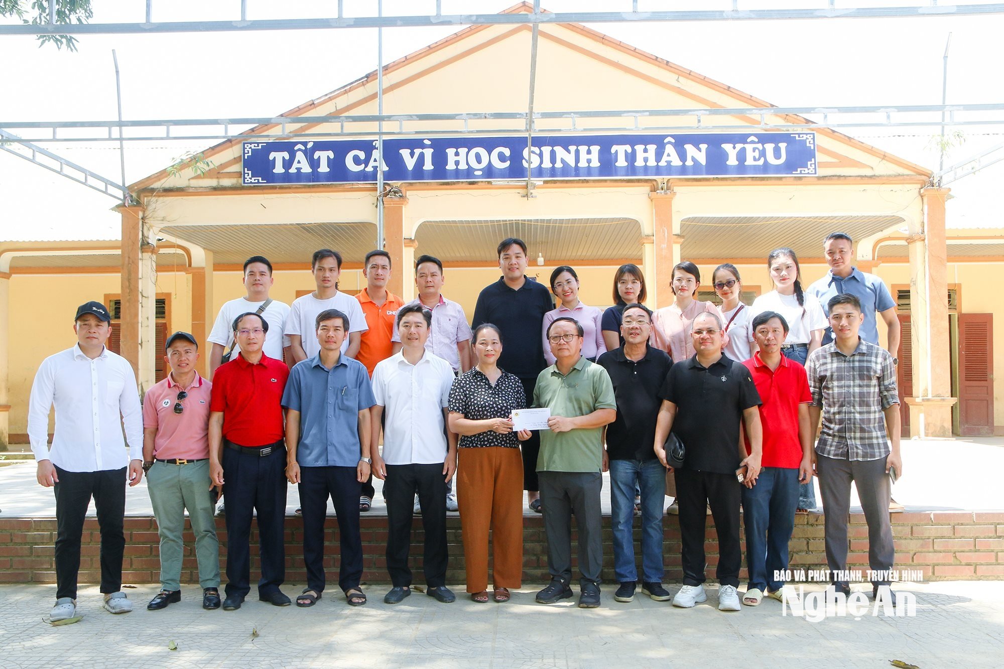 រូបថត ២ សមាគមធុរកិច្ច