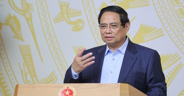 Thủ tướng: Chậm nhất tới 2027 phải thiết kế, chế tạo, kiểm thử một số chíp bán dẫn cần thiết