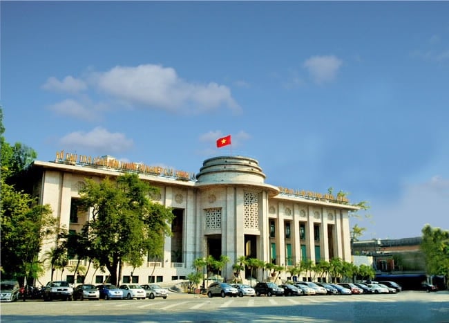 NHNN yêu cầu tiếp tục giảm lãi vay tăng cường giám sát việc công khai lãi suất