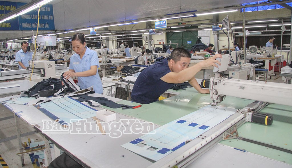 Sản xuất tại Công ty TNHH May Hưng Nhân.