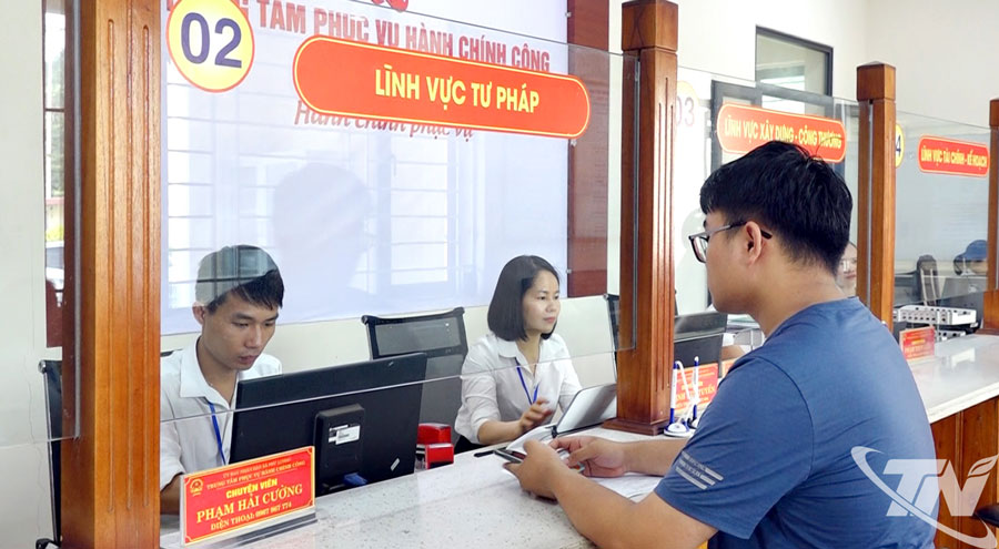 Từ “quản lý” sang “phục vụ”