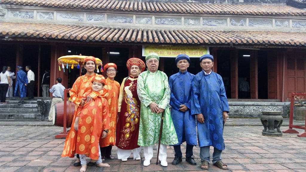 Lần đầu trở về cố đô và ông Bảo Tài còn gặp được rất nhiều thân quyến, trong đó có cả hoàng tử Guy Georges Vĩnh San, người con trai 83 tuổi của vua Duy Tân đang sống tại Cộng hòa Pháp