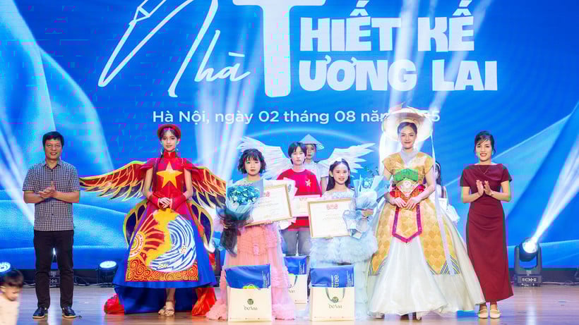 Các mẫu thiết kế của hai quán quân trong cuộc thi. (Ảnh: Ban tổ chức)