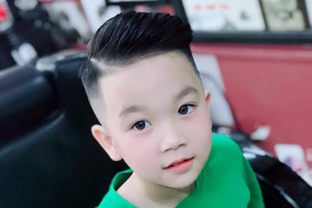 Bé trai nhà bạn ít tóc, đừng lo, hãy chọn cho con kiểu tóc đang được thịnh hành nhất năm 2025 - Ảnh 3.