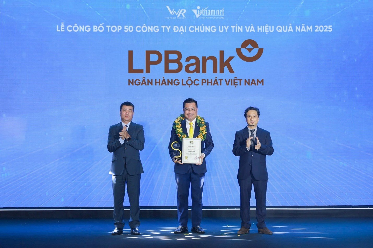 LPBank thăng hạng trong bộ đôi giải thưởng uy tín năm 2025-3.jpg