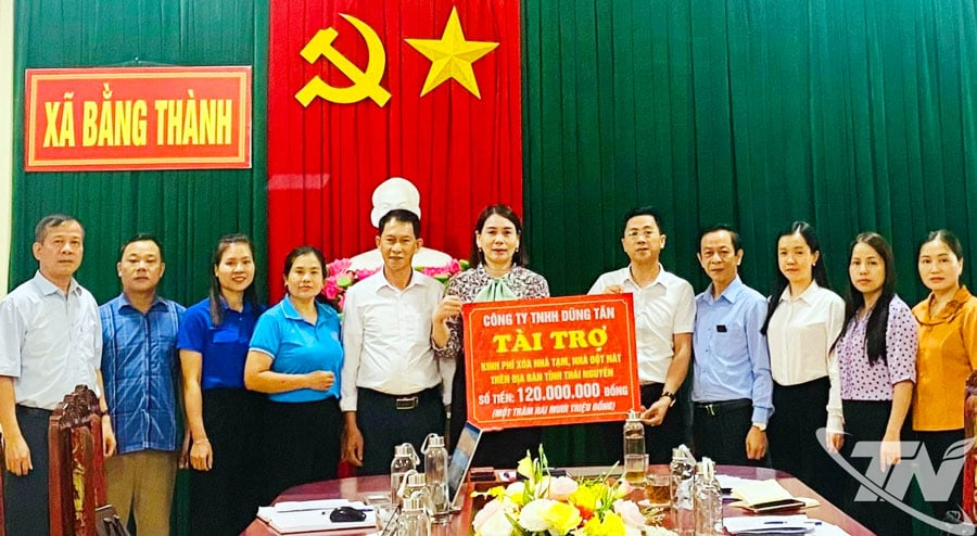 Công ty TNHH Dũng Tân tài trợ kinh phí cho xã Bằng Thành xóa nhà tạm, nhà dột nát.