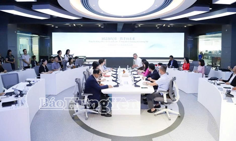 Đoàn báo chí chủ lực Việt Nam thăm và làm việc tại tỉnh Quảng Tây (Trung Quốc)