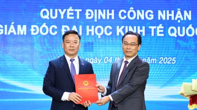 PGS Bùi Huy Nhượng được bổ nhiệm giám đốc Đại học Kinh tế quốc dân 52 tuổi - Ảnh 1.