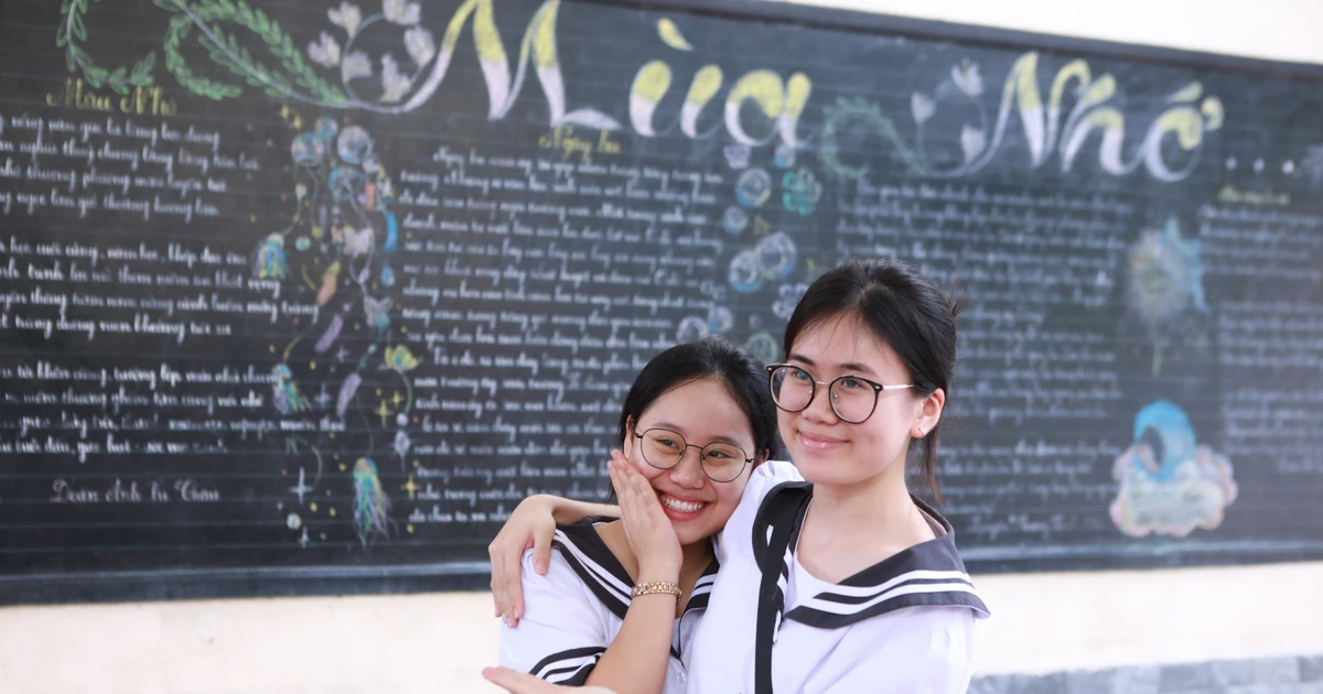 Ninh Bình hỗ trợ học bổng và sinh hoạt phí cho học sinh trường chuyên