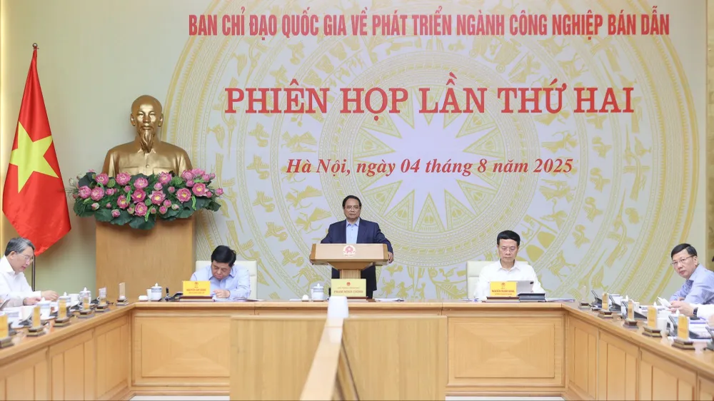 Prime Minister Pham Minh Chinh chairs meeting of National Steering Committee on Semiconductor Industry Development