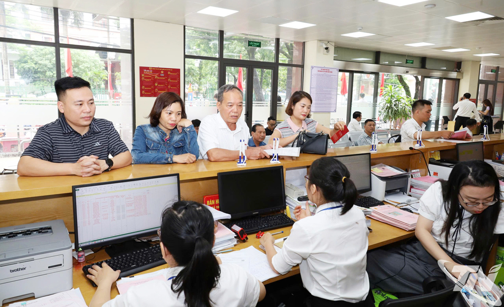 Changes in the operation of two-level local government