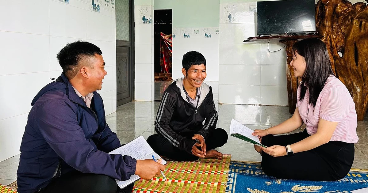 កម្ចីអនុគ្រោះក្រោមក្រិត្យលេខ 28/2022/ND-CP៖ អានុភាពដើម្បីជួយគ្រួសារក្រីក្រ 'តាំងទីលំនៅ'