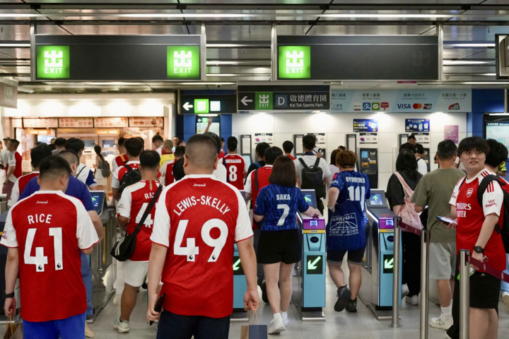 Tàu điện ngầm là phương tiện di của phần đông người dân Hong Kong - TQ. (Nguồn: Scmp)