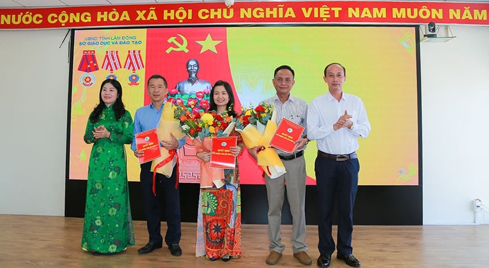 phong-ke-hoach-tai-chinh-truong-phong-nguyen-thanh-phi-va-02-pho-truong-phong-le-van-minh-le-hong-thanh.(1).jpg