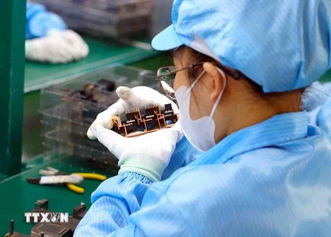 Sản xuất linh kiện điện tử. (Nguồn: TTXVN)