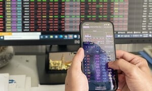 Dự báo VN-Index tăng trong ngắn hạn, nhà đầu tư nên mua vào?