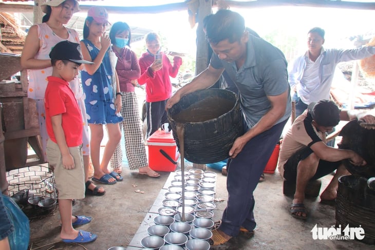 Đi ăn bánh tráng nhúng đường - Ảnh 9.