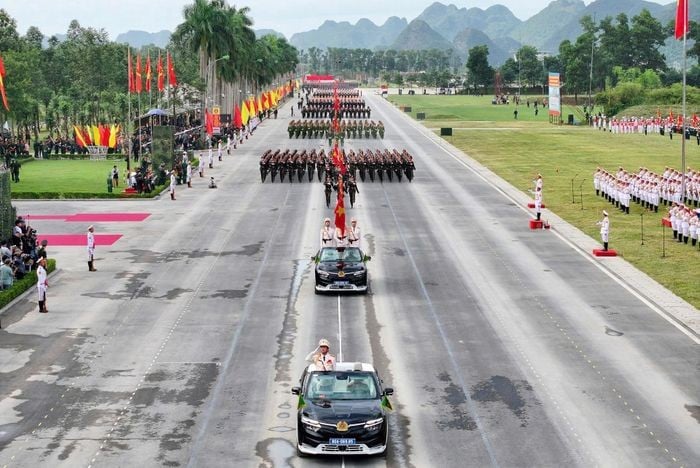 Khối xe chỉ huy - Tổ Công an kỳ của lực lượng Công an.