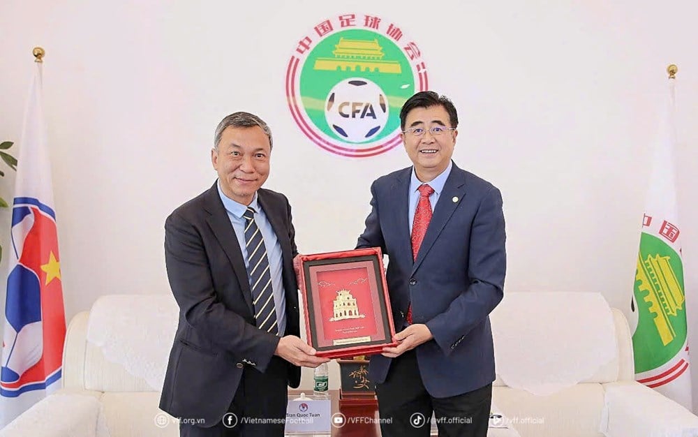 Vietnam Football Federation signs memorandum of understanding on football development cooperation with Chinese Football Federation - photo 2