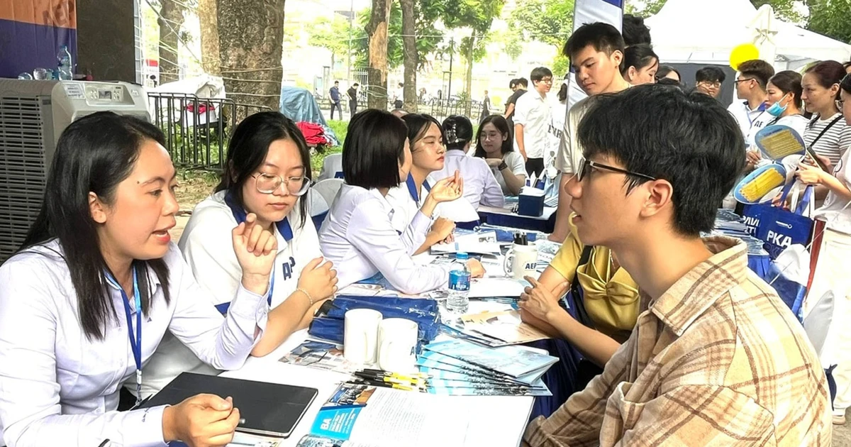 Trước 17h ngày 5-8, thí sinh phải hoàn thành việc thanh toán lệ phí đăng ký xét tuyển đại học, cao đẳng năm 2025.