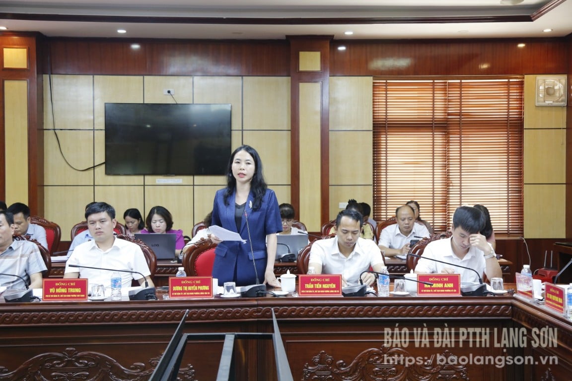 Lãnh đạo Đảng ủy phường Lương Văn Tri phát biểu ý kiến tại buổi làm việc