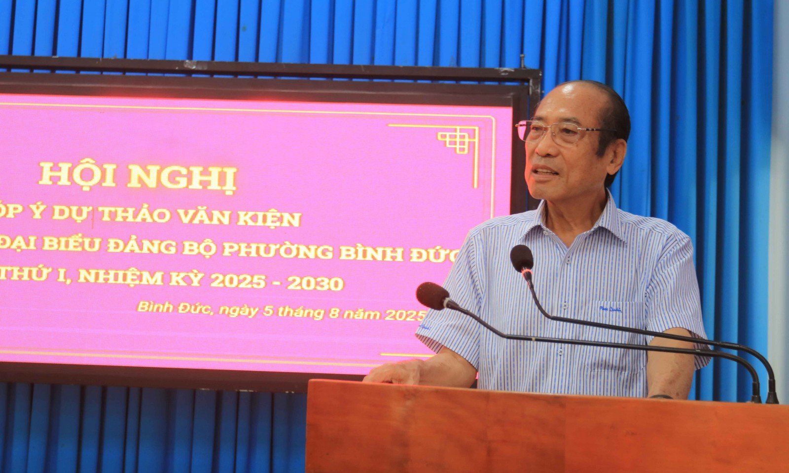 Đồng chí Nguyễn Hoàng Việt, nguyên Ủy viên Trung ương đảng, nguyên Phó Ban tổ chức Trung ương, nguyên Bí thư tỉnh ủy An Giang phát biểu ý kiến
