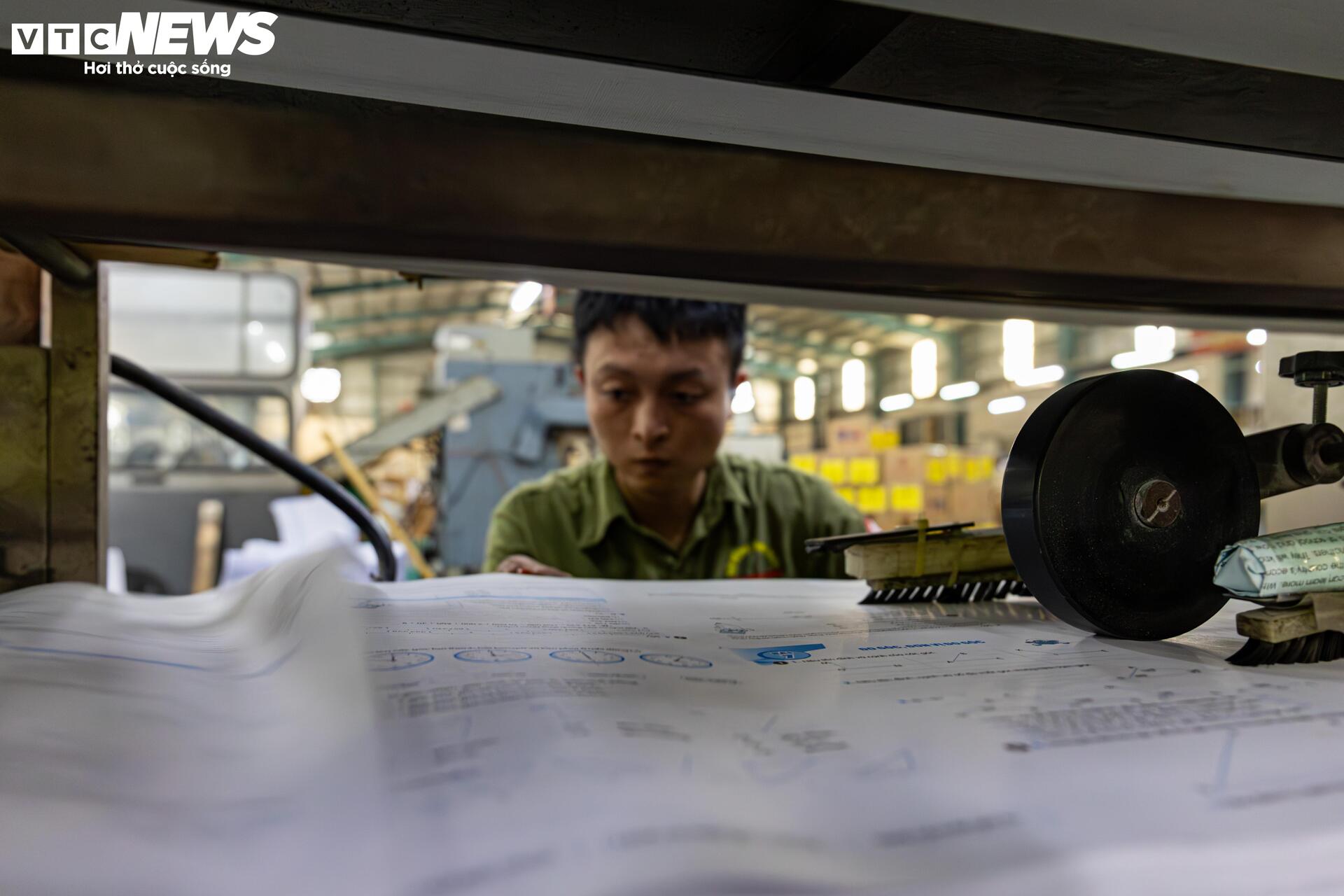 NXB Giáo dục tăng tốc, đảm bảo sản xuất sách giáo khoa trước năm học mới - 16