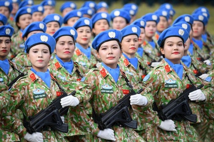 Khối nữ sĩ quan Gìn giữ hòa bình.