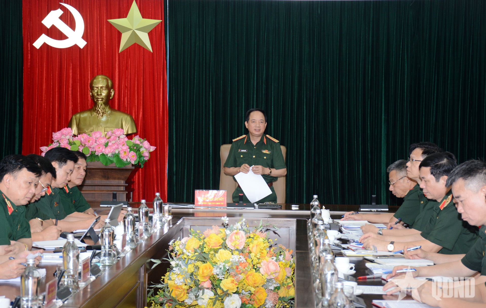 General Trinh Van Quyet chaired a report on the digital ecosystem of the Party and political work sector.