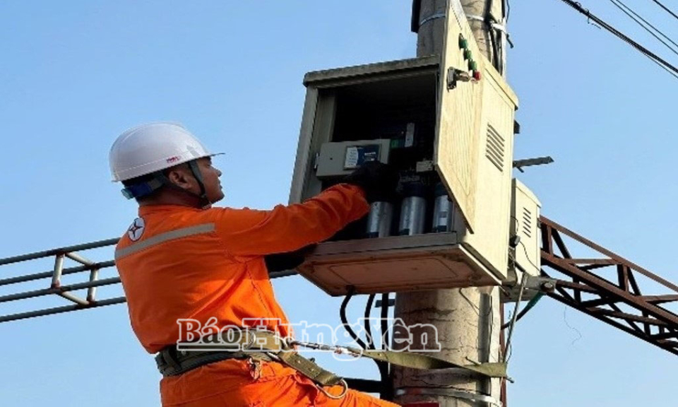 Hung Yen៖ ការប្រើប្រាស់អគ្គិសនីបានឈានដល់ 40,015 លាន kWh ក្នុងរយៈពេល 2 ថ្ងៃនៃកំដៅខ្លាំង
