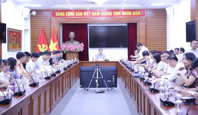 Họp triển khai nhiệm vụ tổ chức các đội diễu binh, diễu hành quần chúng, xếp hình trong tổng thể các hoạt động kỷ niệm 80 năm Cách mạng tháng Tám thành công và Quốc khánh nước Cộng hòa xã hội chủ nghĩa Việt Nam - Ảnh 2.