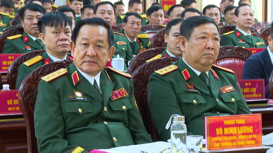 cac-dai-bieu-bo-quoc-phong-du-dai-hoi-dai-bieu-dang-bo-quan-doan-34-lan-i-anh-vien-khanh.jpg