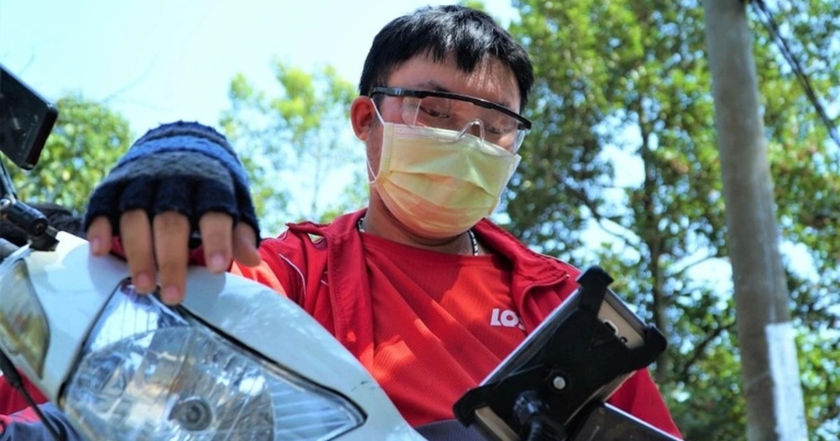 Kinh nghiệm "bỏ túi" cho nam giới trong mùa hè: Dội nước yên xe, chườm mát