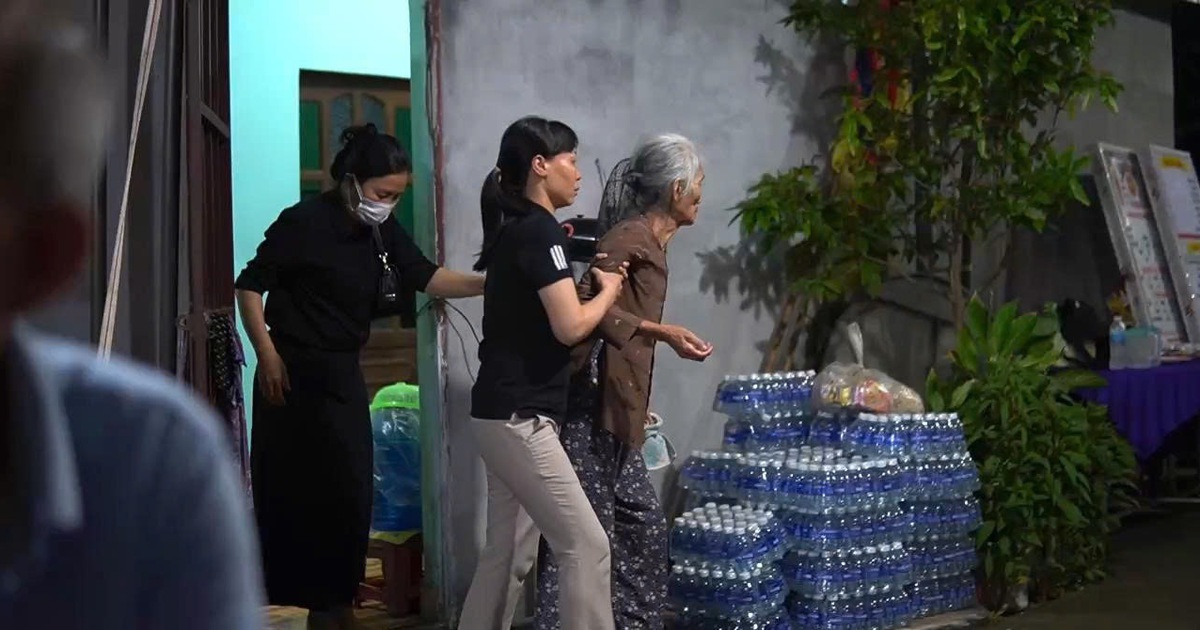 Mái đầu bạc tiễn biệt mái đầu xanh: Chuyến thăm nhà lần cuối của trọng tài Trần Đình Thịnh!