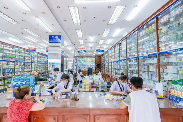 2.222 nhà thuốc Long Châu - Một sứ mệnh 'Vì một Việt Nam khỏe mạnh hơn'- Ảnh 3.