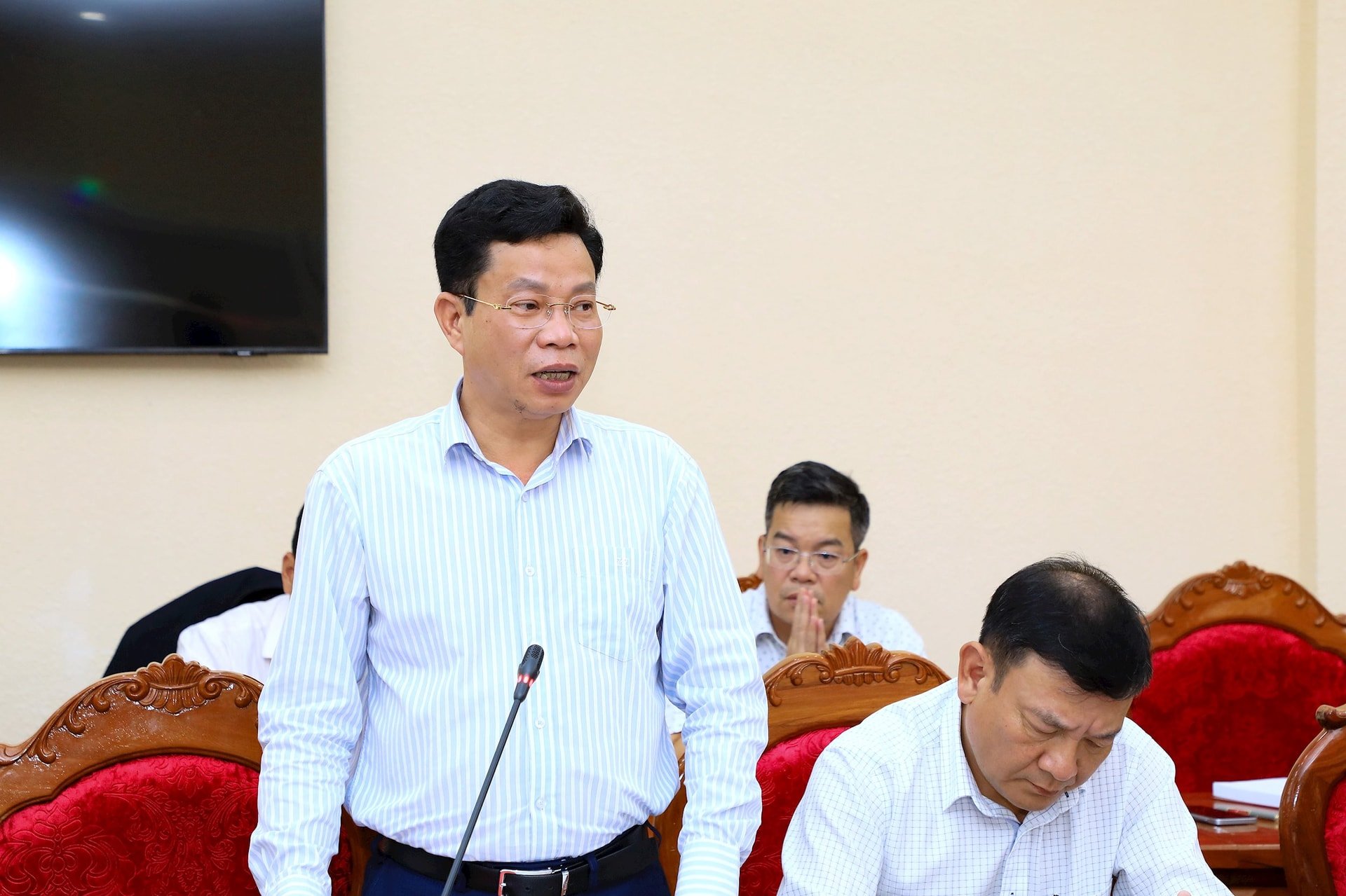 8 Phó Bí thư Tỉnh ủy Lưu Văn Trung đề nghị điều chỉnh một số nội dung trong đánh giá tồn tại, hạn chế, điểm nghẽn nêu ra trong Dự thảo văn kiện
