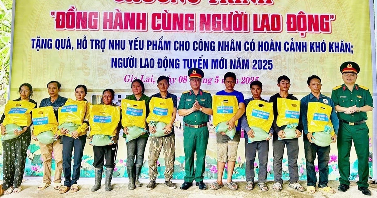 “Bà đỡ” của người dân vùng biên