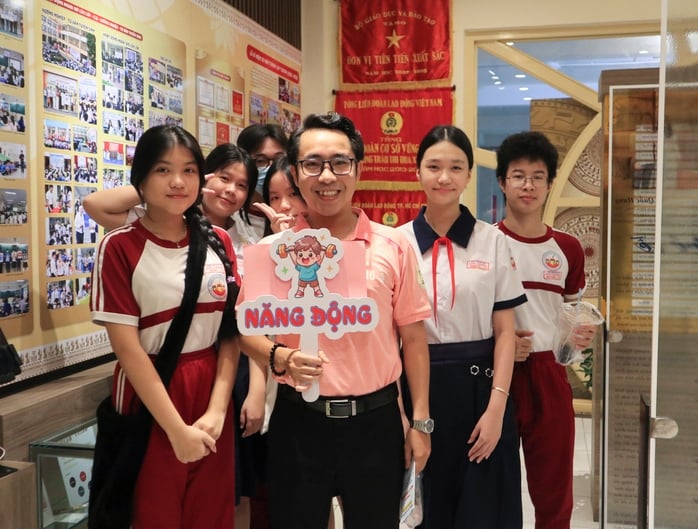Phụ huynh ở TP HCM sốt ruột, mong tựu trường sớm để nghỉ Tết dài hơn!- Ảnh 1.