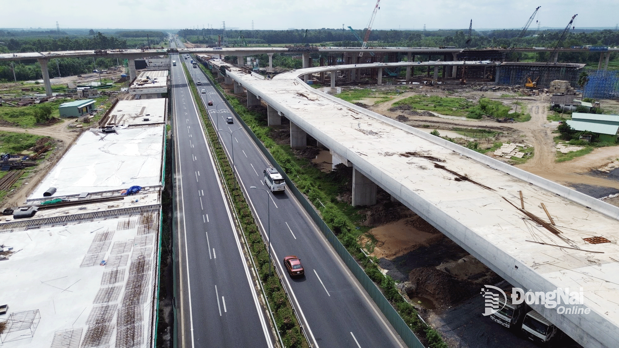 Đây cũng đồng thời là nút giao với tuyến T2 kết nối vào Sân bay Long Thành. Ảnh: Minh Tài