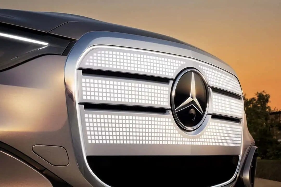 mercedes benz glc ev illuminated grille.webp