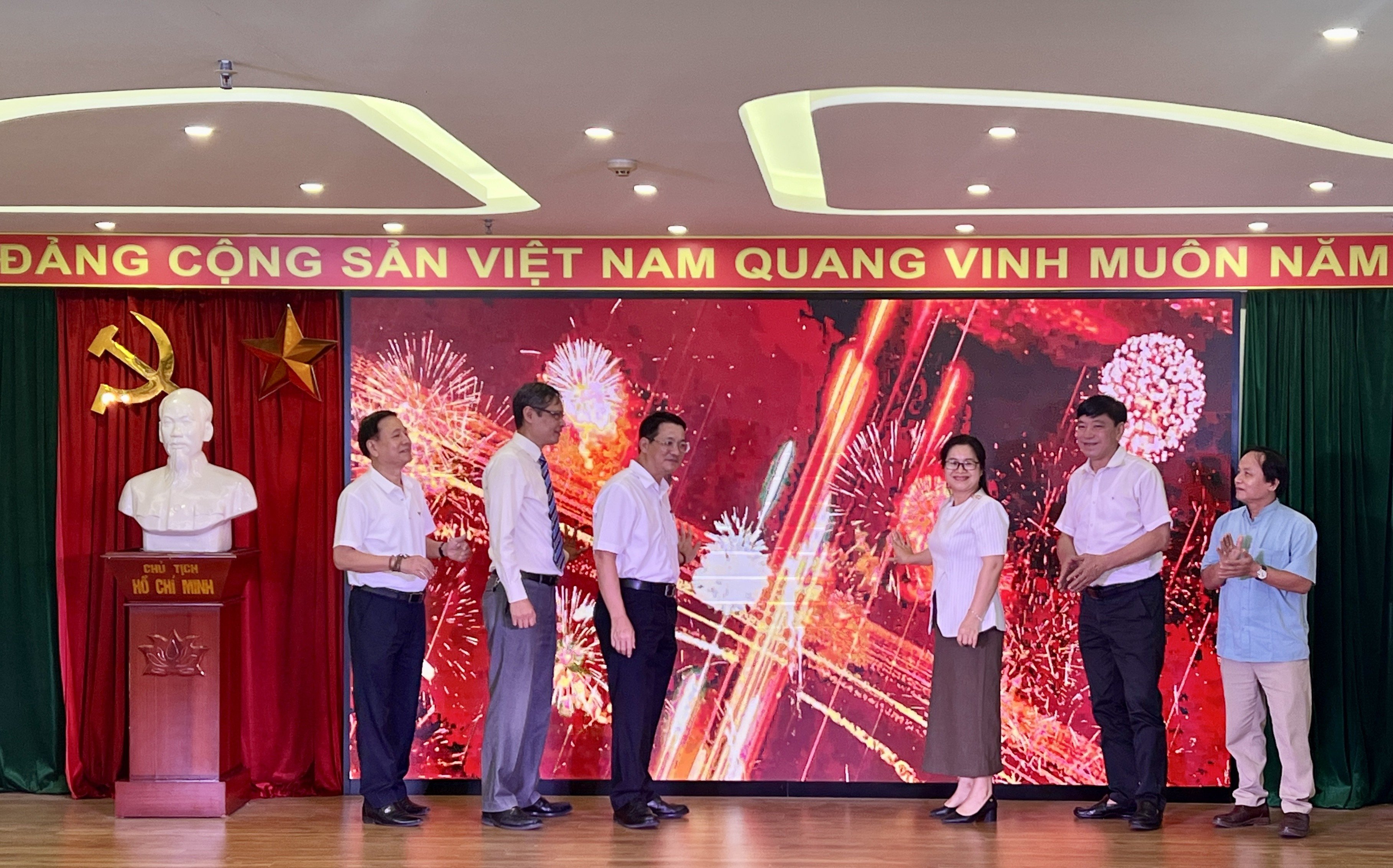 Vẽ Hà Nội - vẽ hòa bình qua lăng kính thiếu nhi Việt Nam và quốc tế