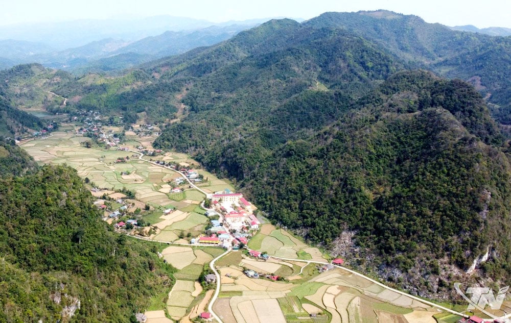 Chương trình mục tiêu Quốc gia phát triển kinh tế - xã hội vùng đồng bào dân tộc thiểu số và miền núi góp phần hỗ trợ các xã vùng cao phía Bắc Thái Nguyên cải thiện hạ tầng và điều kiện sinh hoạt của nhân dân (ảnh chụp tại xã Phủ Thông).