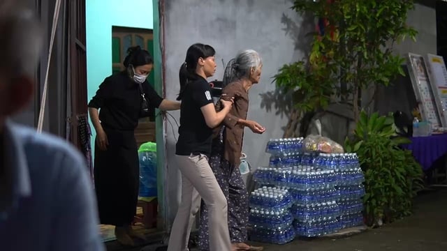 Mái đầu bạc tiễn biệt mái đầu xanh: Chuyến thăm nhà lần cuối của trọng tài Trần Đình Thịnh!- Ảnh 2.